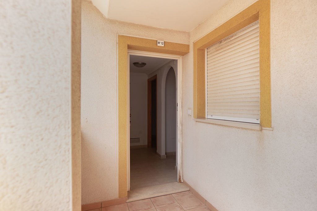 Flat with garage on Calle Nicomedes Gómez — image 13